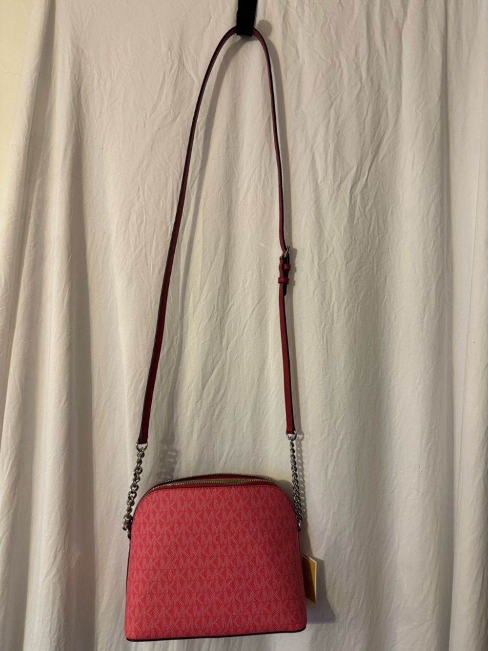 NWT Micheal Kors Jet Set Travel Bag. Women's Crossbody Bagin Raspberry and Cream - Picture 9 of 16